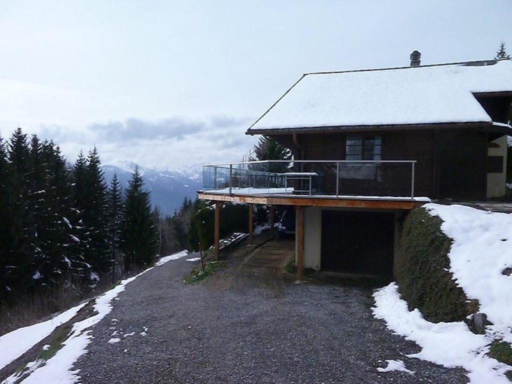 Chalet Traditionnel Avec Jacuzzi Exterieur Bex Esterno foto