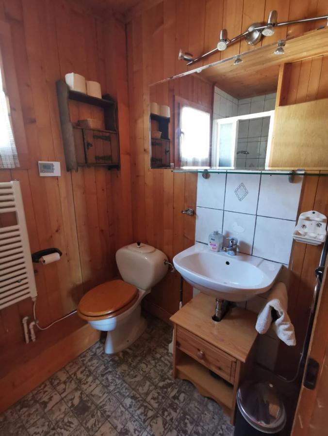 Chalet Traditionnel Avec Jacuzzi Exterieur Bex Esterno foto